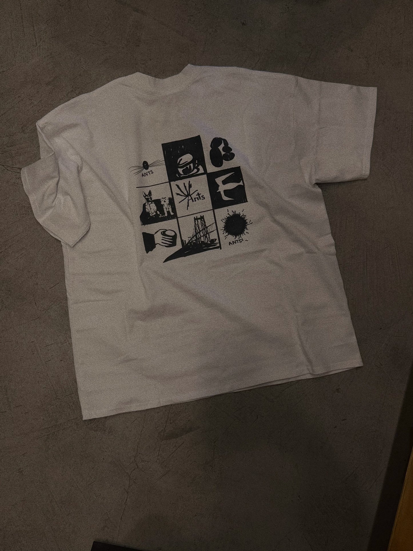 Ants Oversized T-Shirt White + Coffee Bag